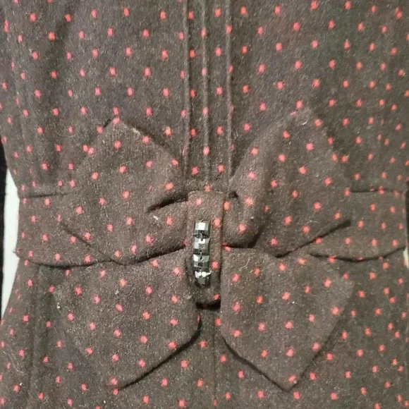 Feiermina  black coat with red polka dots. Bows in front and back. Size large - Picture 9 of 16